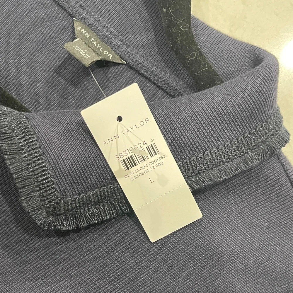 Ann Taylor Dark Blue Button-Down Shirt with Gold Accents - Picture 3 of 4